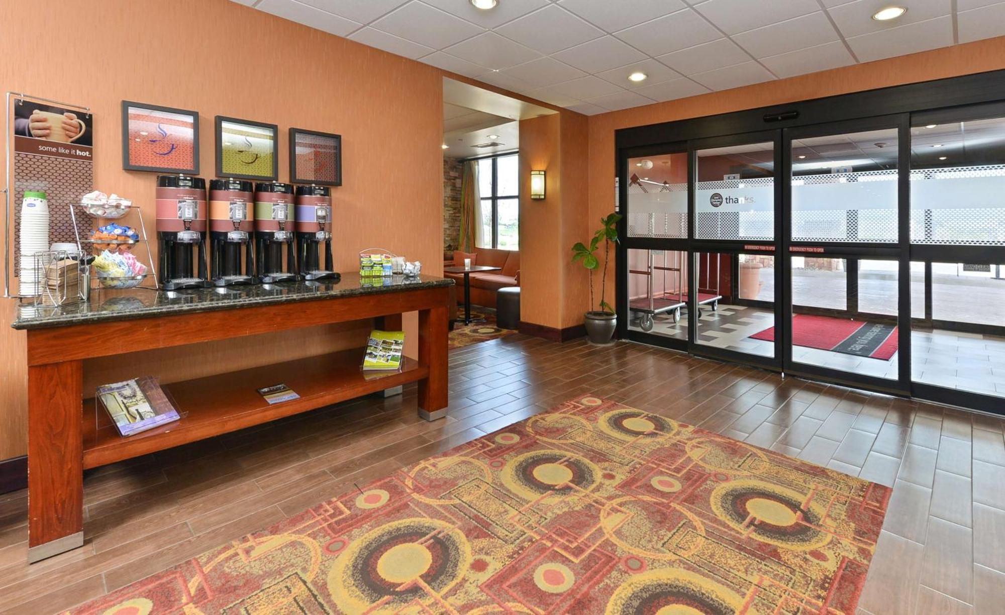 Hampton Inn Muscatine Exterior foto